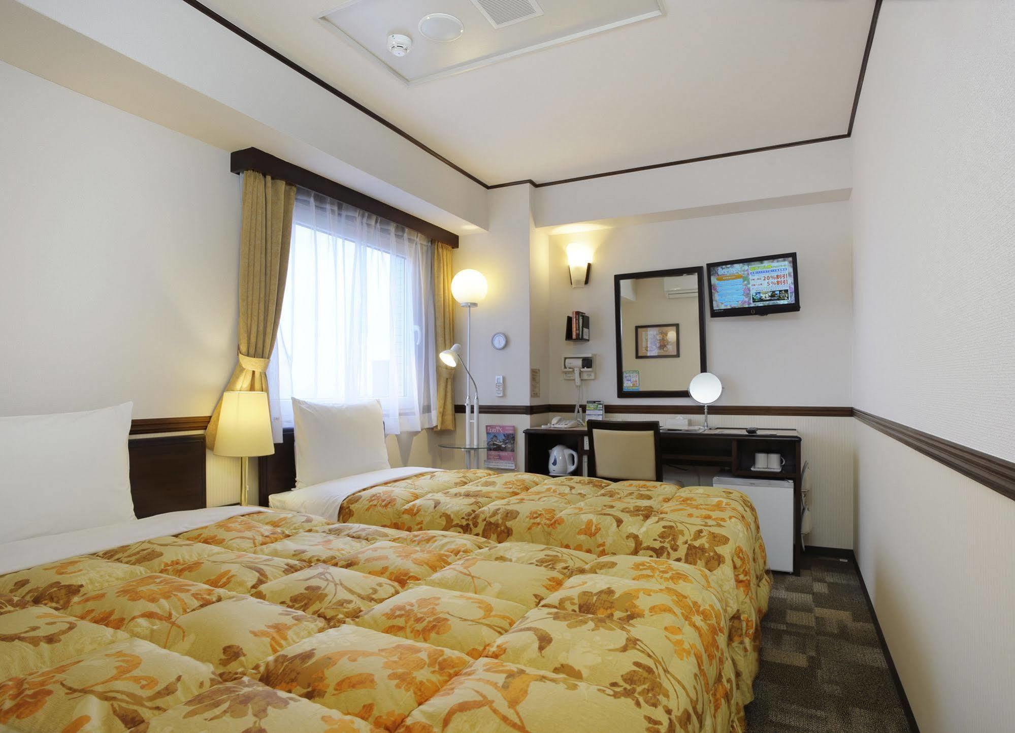 Toyoko Inn Shonan Hiratsuka Eki Kita Guchi No 2 Exterior photo